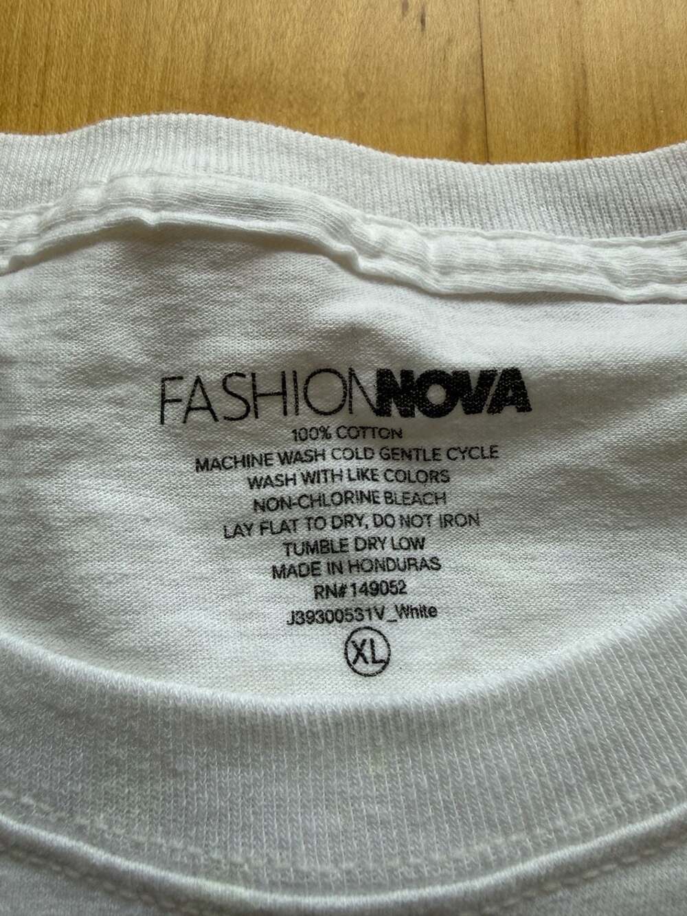 Fashion Nova Manifest Graphic T-Shirt Size XL White Graffiti Print - Picture 4 of 10